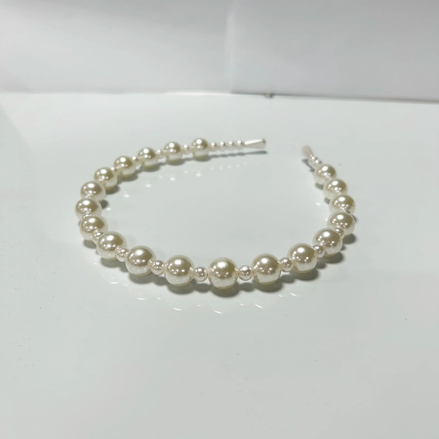 Elegant Pearl Hairband